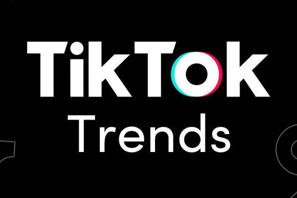 Jak wykorzystać najnowsze trendy na TikToku w swoich filmach?
